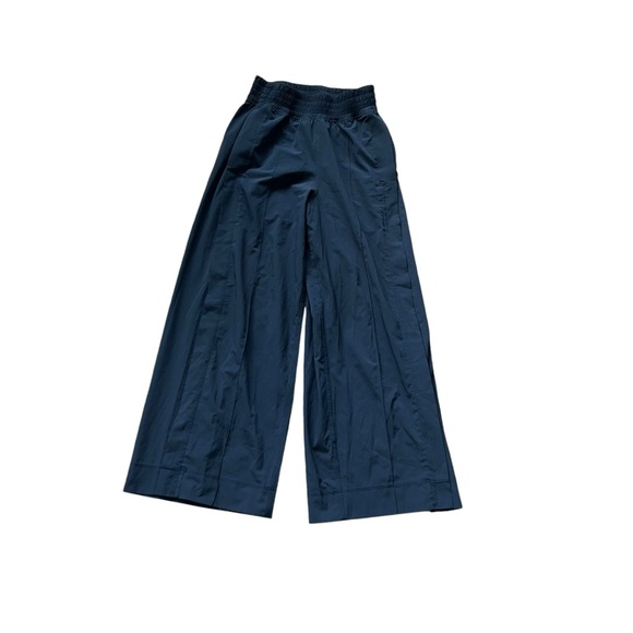 Lululemon Wanderer Culotte True Navy Size 0 - Picture 7 of 12